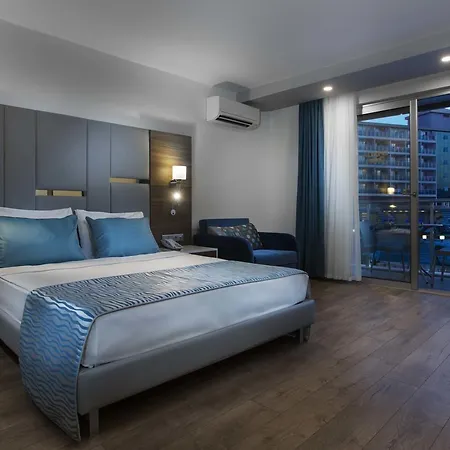 إفتاليا أوشين فندق 5*